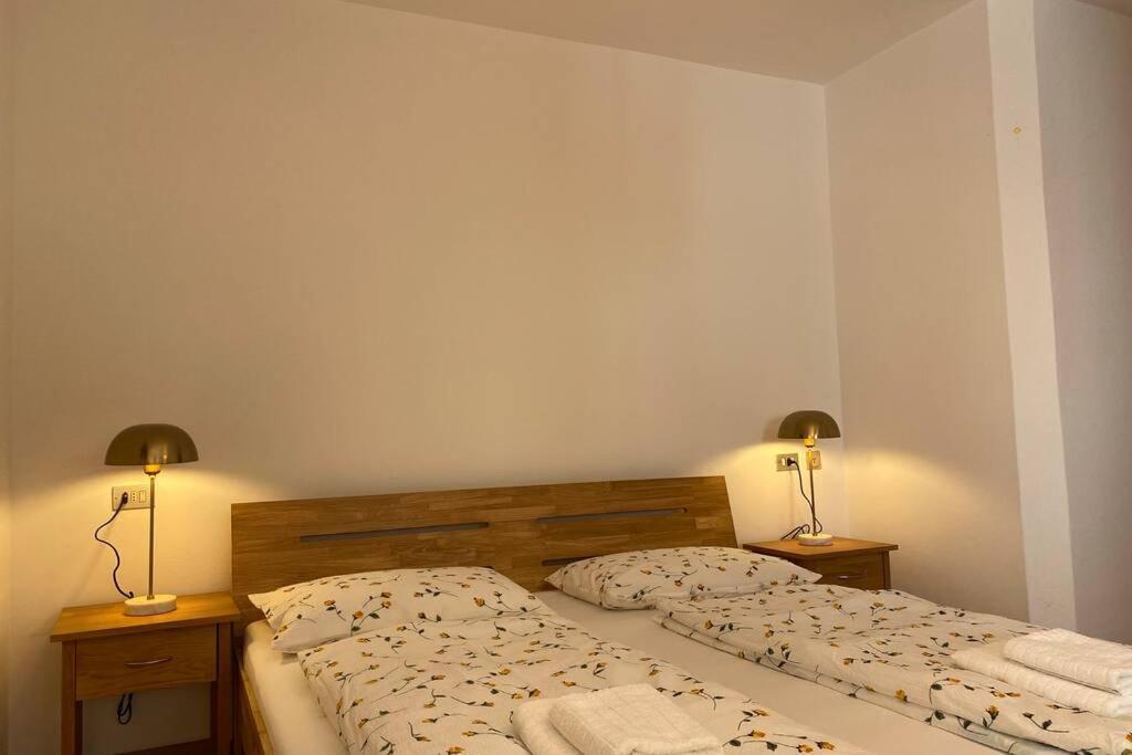 Grosse Wohnung Mit Garagenparkplatz Fiè Exterior foto