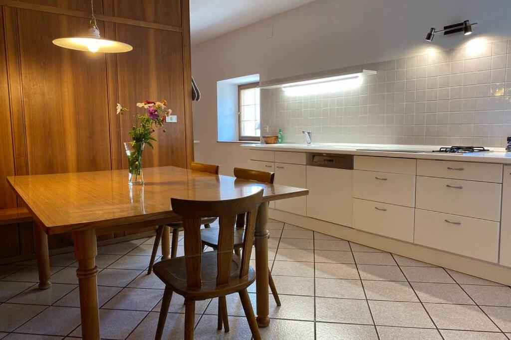 Grosse Wohnung Mit Garagenparkplatz Fiè Exterior foto