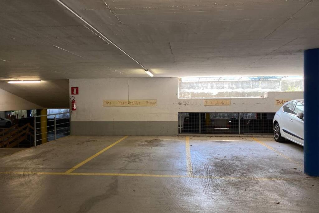 Grosse Wohnung Mit Garagenparkplatz Fiè Exterior foto